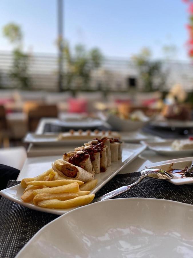 Dana Hotel & Residences Рияд Екстериор снимка